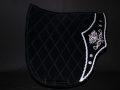 Pearl-Schabracken-Manufaktur-Dressur-Barock-Working-Equitation-Satteldecke-Deluxe-Feike-Warmblut-Kaltblut-Pony-Vollblut-162-scaled-e1606206648411