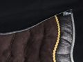 Pearl-Schabracken-Manufaktur-Barock-Dressur-Satteldecke-Schabracke-Working-Equitation-Reitsport-Oldenburger-Dressurtunier-Braun-3-scaled-e1606321478481