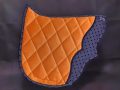 Pearl-Schabracken-Manufaktur-Barock-Dressur-Schabracke-Satteldecke-curry-jeans-1-1-e1606321521794