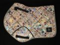 Pearl-Schabracke-Manufaktur-Dressurschabracke-Schabracken-Hologramm-Holofolie-Tunier-Reiten-Dressur-Springen-Springschabracke-Reitsport-Rose-2-scaled-e1609930350137