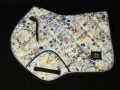 Pearl-Schabracke-Manufaktur-Dressurschabracke-Schabracken-Hologramm-Holofolie-Tunier-Reiten-Springen-Springtunier-Springschabracke-Reitsport-Flower-Pferd-2-scaled-e1613544984596